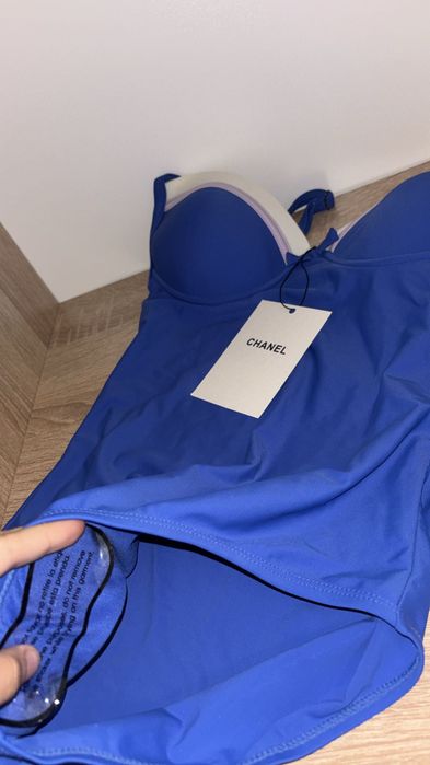 Costum de baie întreg C hanel nou