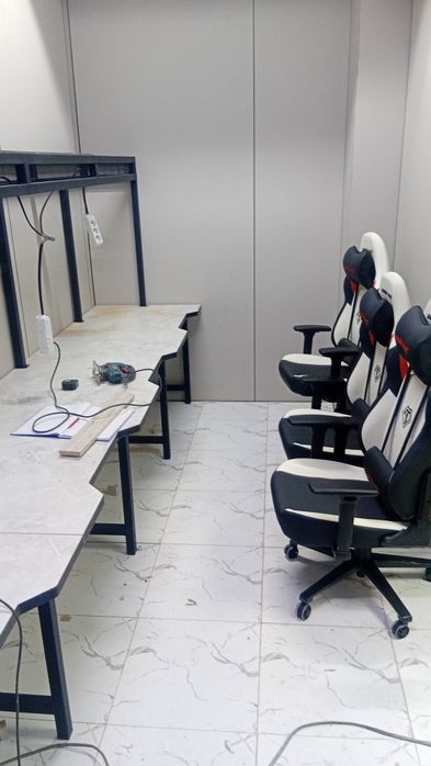 Столы для компьютерный клуб