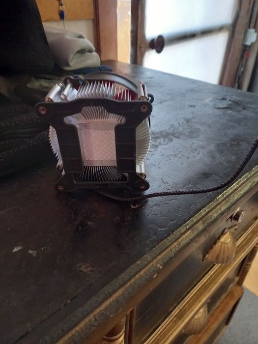 Продам кулер для процессора.