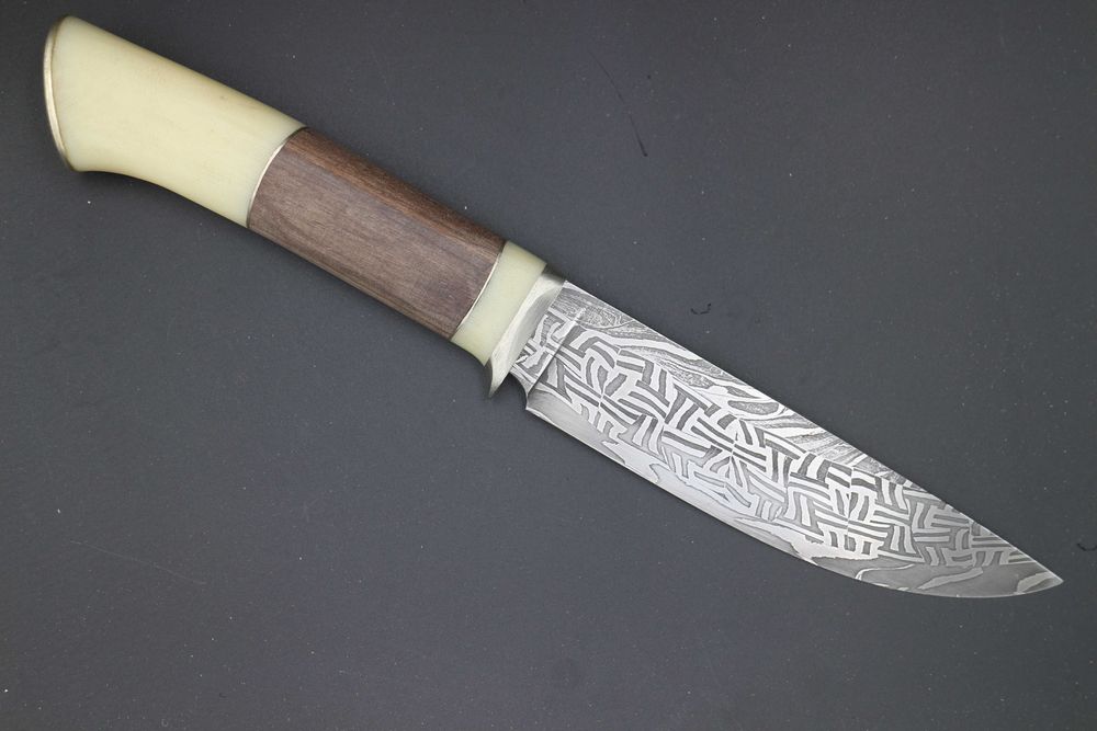 Ръчно изработени ножове и остриета от дамаска стомана и ламинати