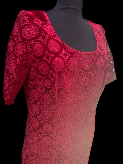 Vand rochie din catifea brodata cu matase si sacou din matase