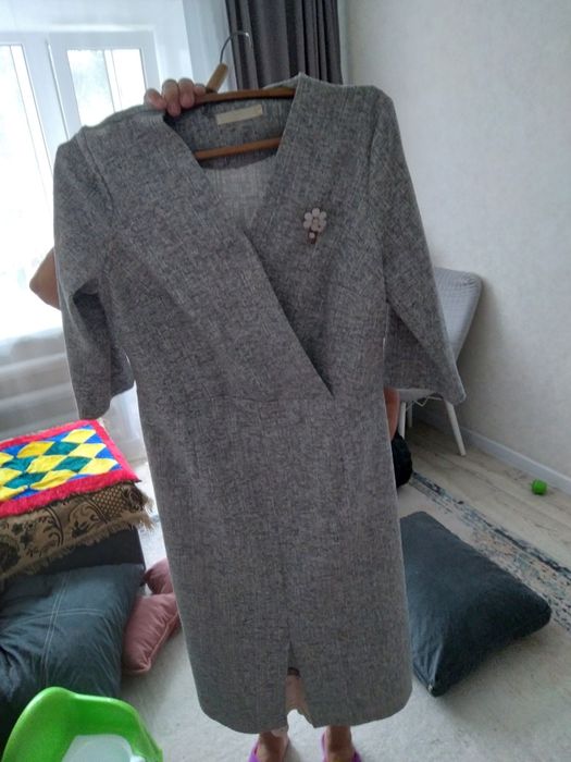 Продам Платье 5 штук