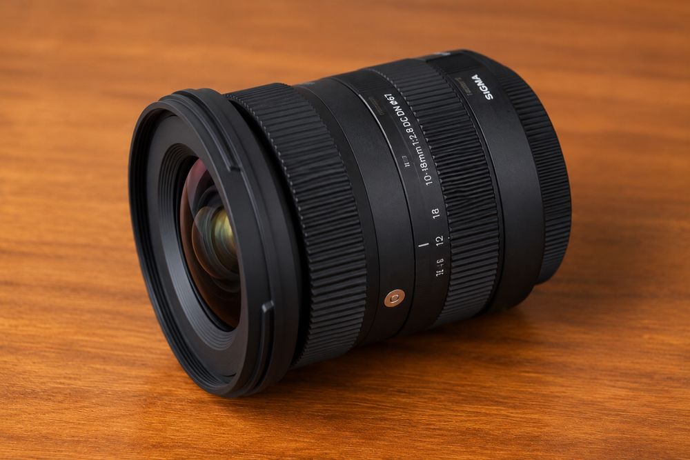 Продается Sigma 10–18mm f/2.8 DC DN
