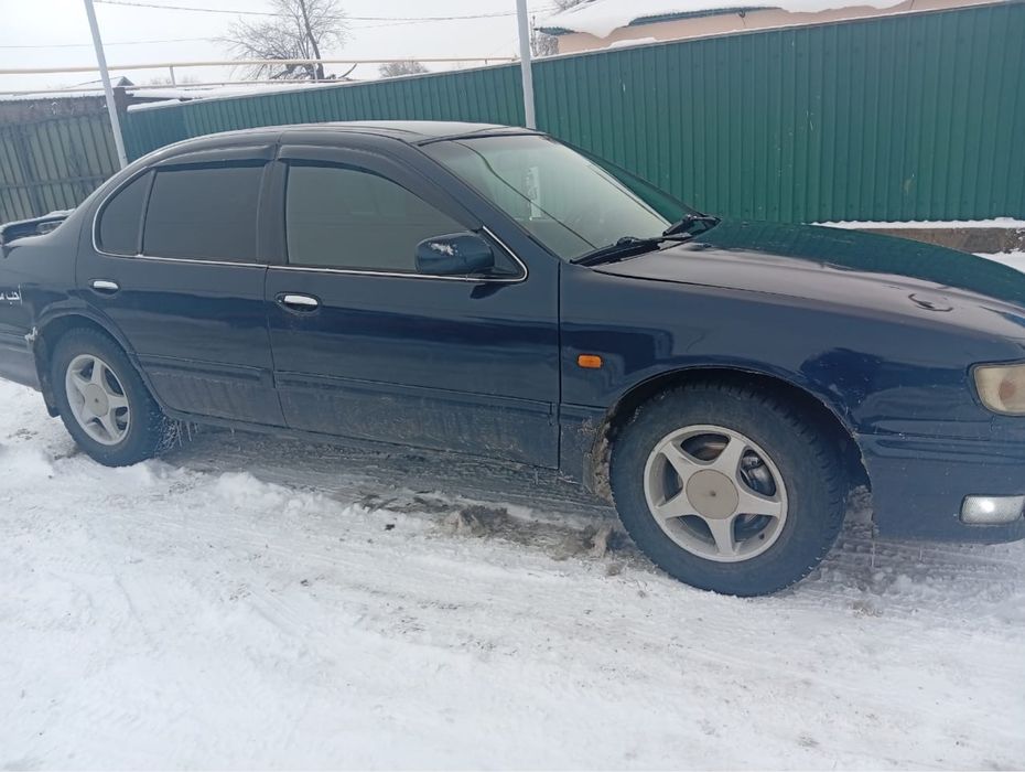 Продам машину ниссан