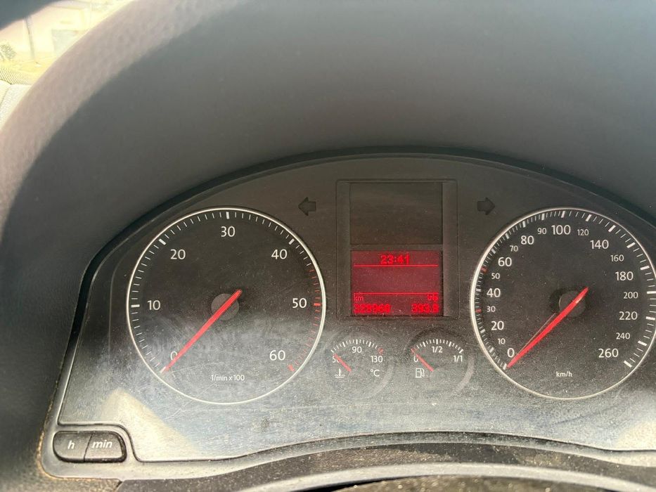 Vând golf 5 1.9 105 cp