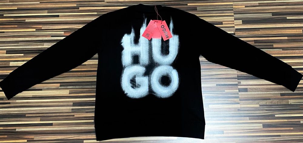 Vand bluza noua de bărbați Hugo