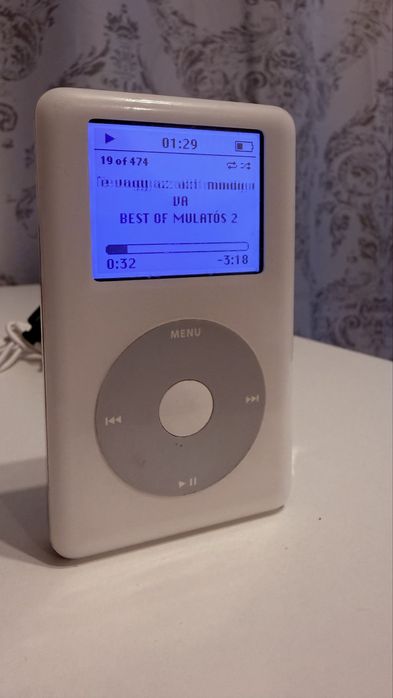 iPod classic 4th generation 20GB baterie noua!