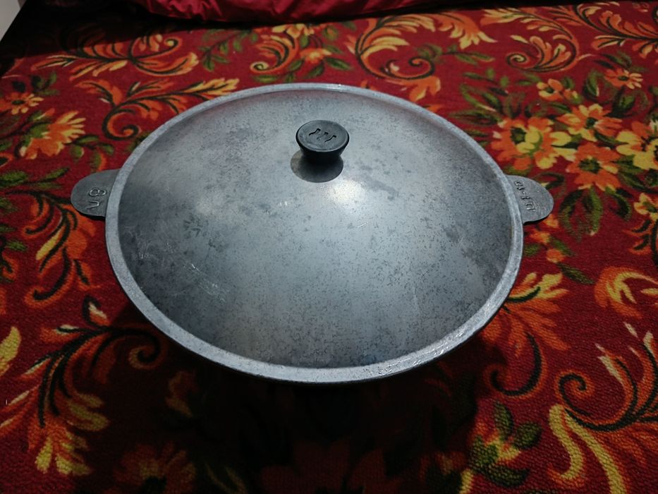 Казан из пищевого чугуна СССР на 8 литров