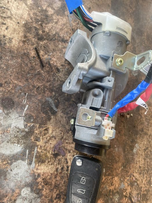 Контактен ключ за хюндай и30