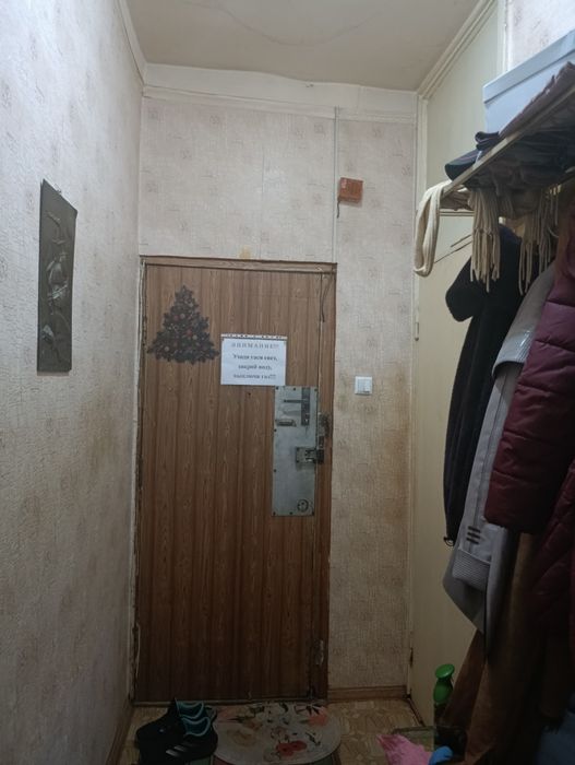 Продаю 2 комнатную квартиру на первом этаже улица Шолохова 61 школа