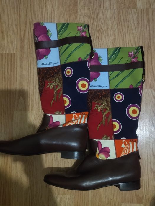 Продам 3 пары женских сапог