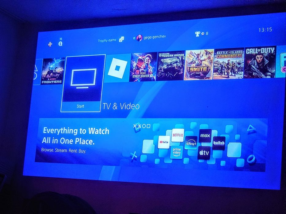 PlayStation 4 slim 500 GB пълен с игри и два диска FIFA