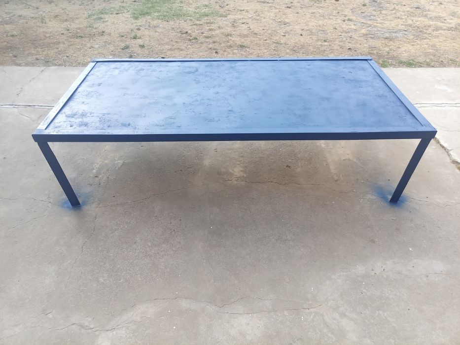 Металлический стол