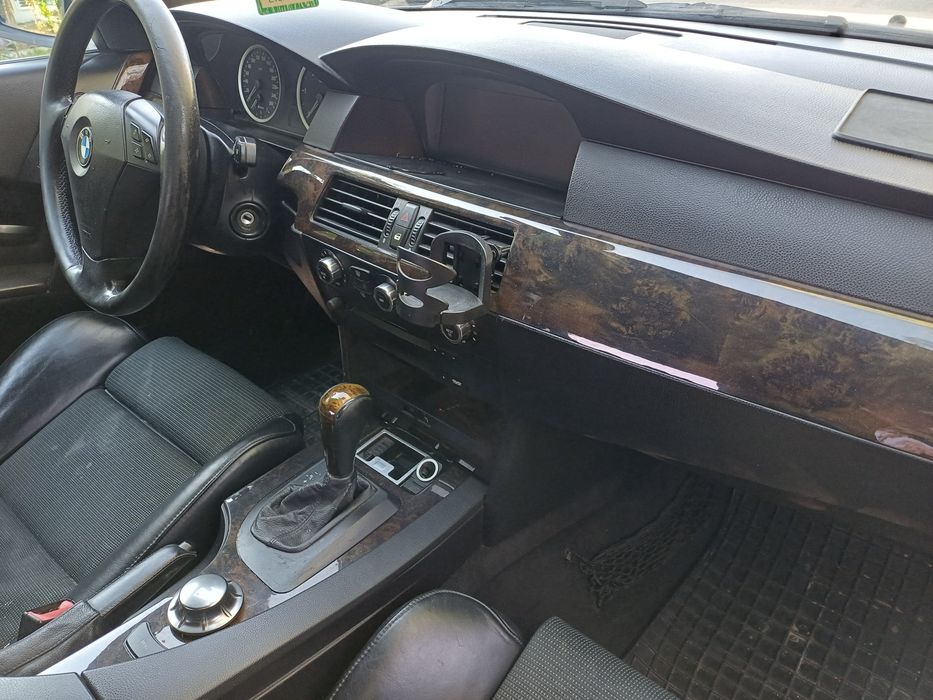 Vând  mașină  BMW SERIA 5