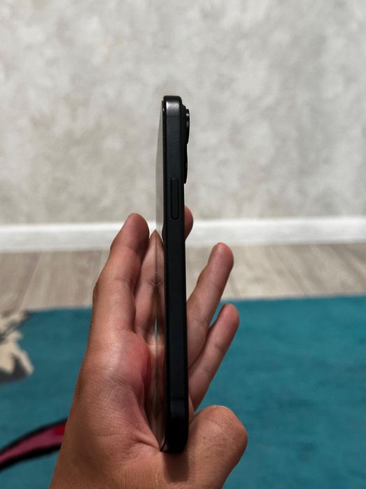 iPhone 15 с гаранти