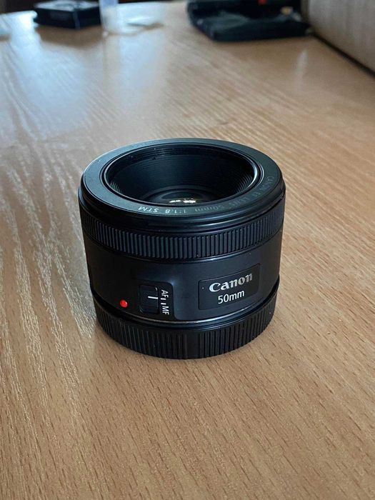 Canon EF 50mm f/1.8