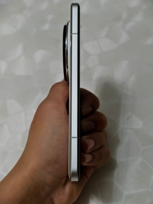 Срочно продам xiaomi 14 ultra