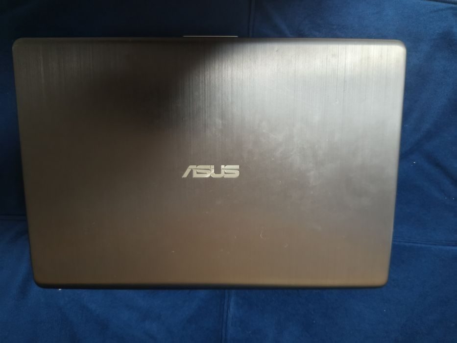 Laptop ASUS VivoBook S15 X530FA – Intel i7, Windows 11 Pro
Vând laptop
