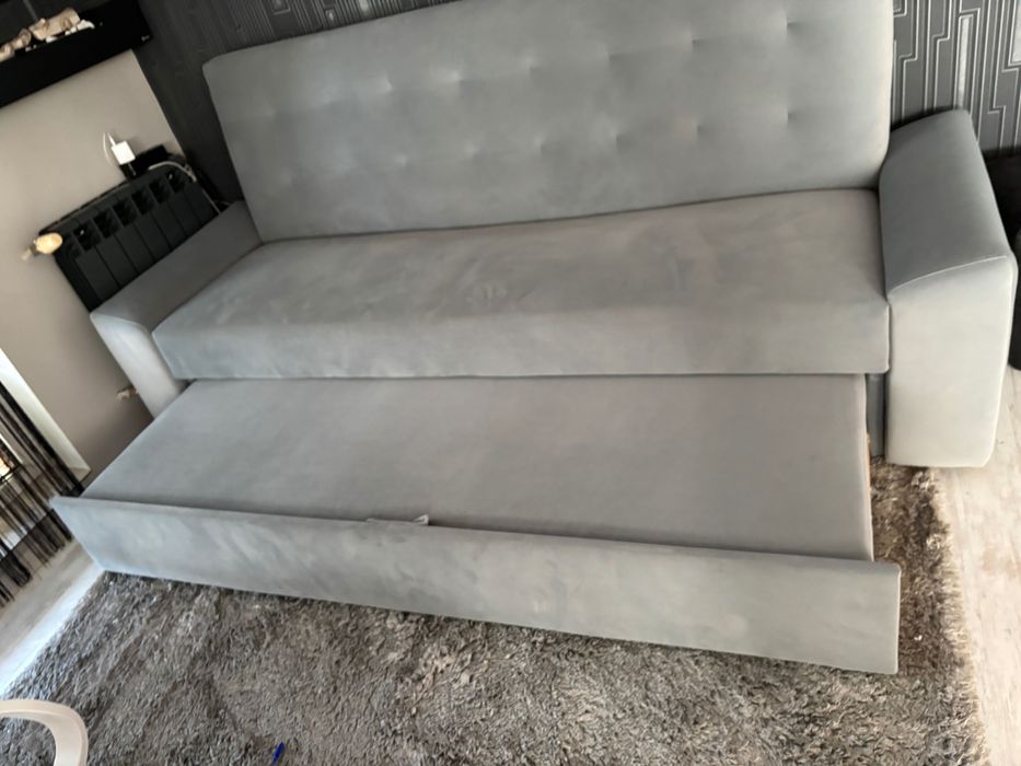 Троен диван (сив)