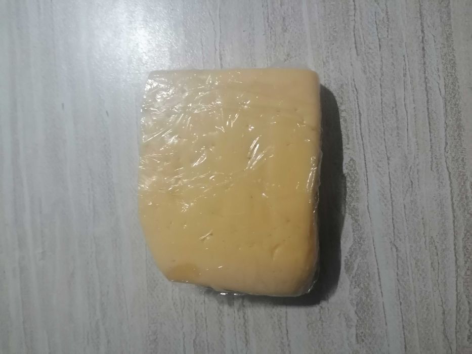 Продам сыр не хочу есть
