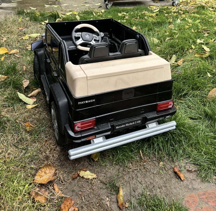 Акумулаторен джип MERCEDES