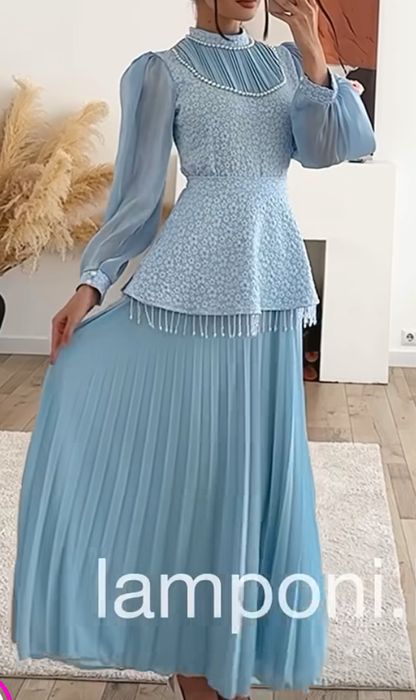 Голубое платье на мероприятие