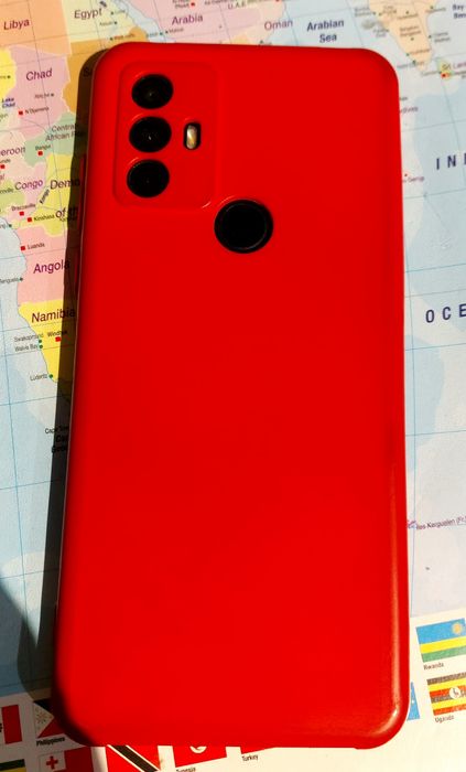 Продавам смарт телефон TCL 305