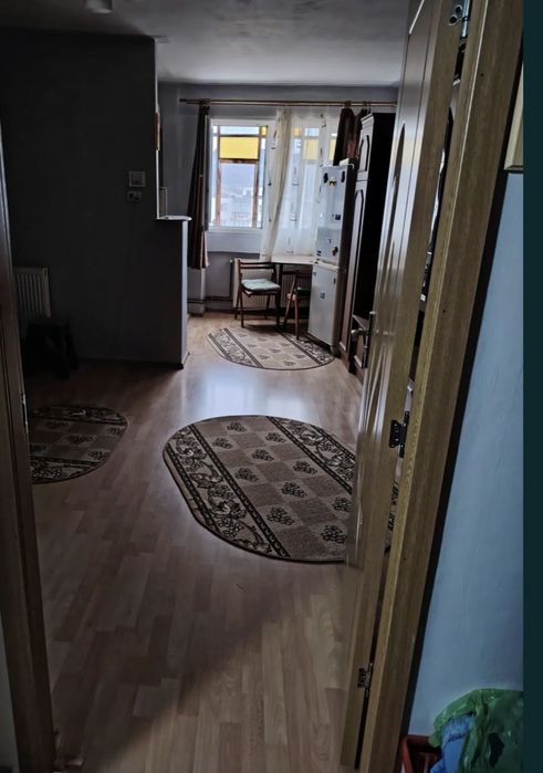 Vand apartamnetu cu 1 camera (gardoniera) contact; +40 748 144 333