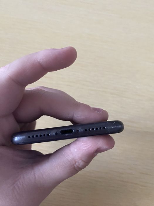 Vand iPhone 11-64Gb 73 Bat Spart fata