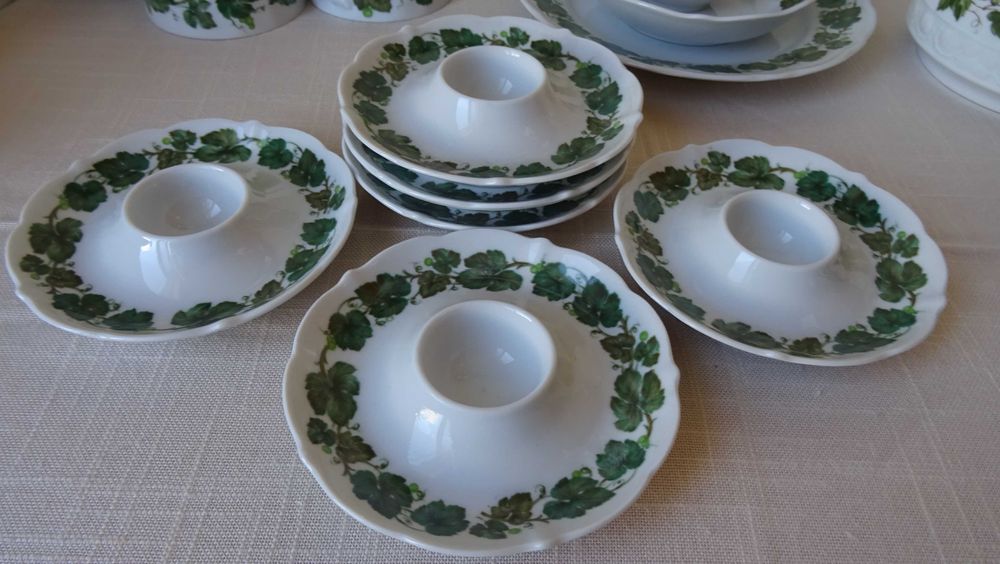 Лозов лист  - Oscar Schaller 1918- 1938 г.  porcelain