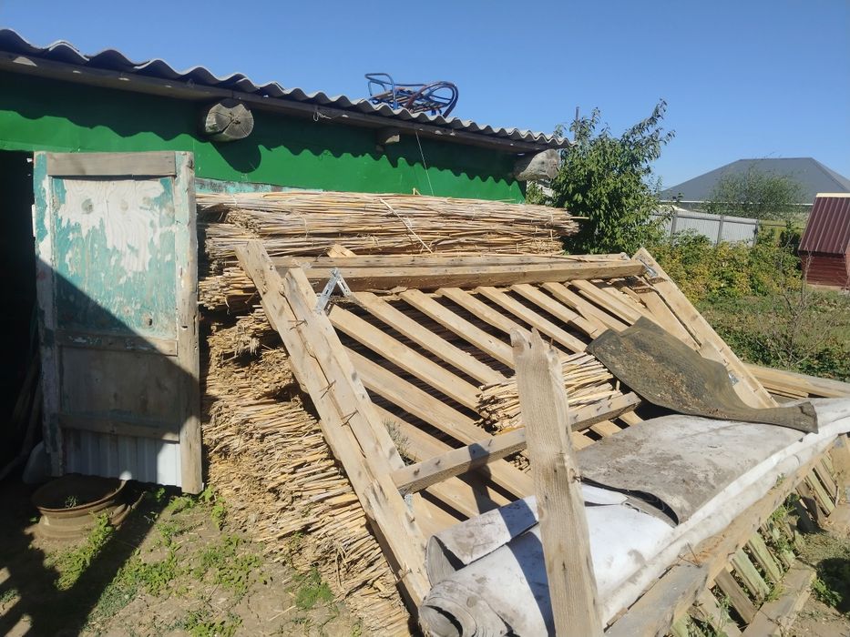 Продам строй материалы. Трубы камыш листы