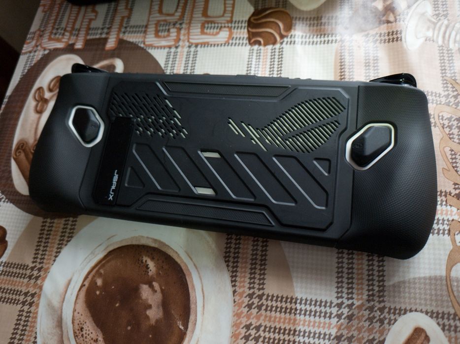 ASUS ROG Ally Z1 Extreme – ca nouă+kit JSAUX accesorii incluse