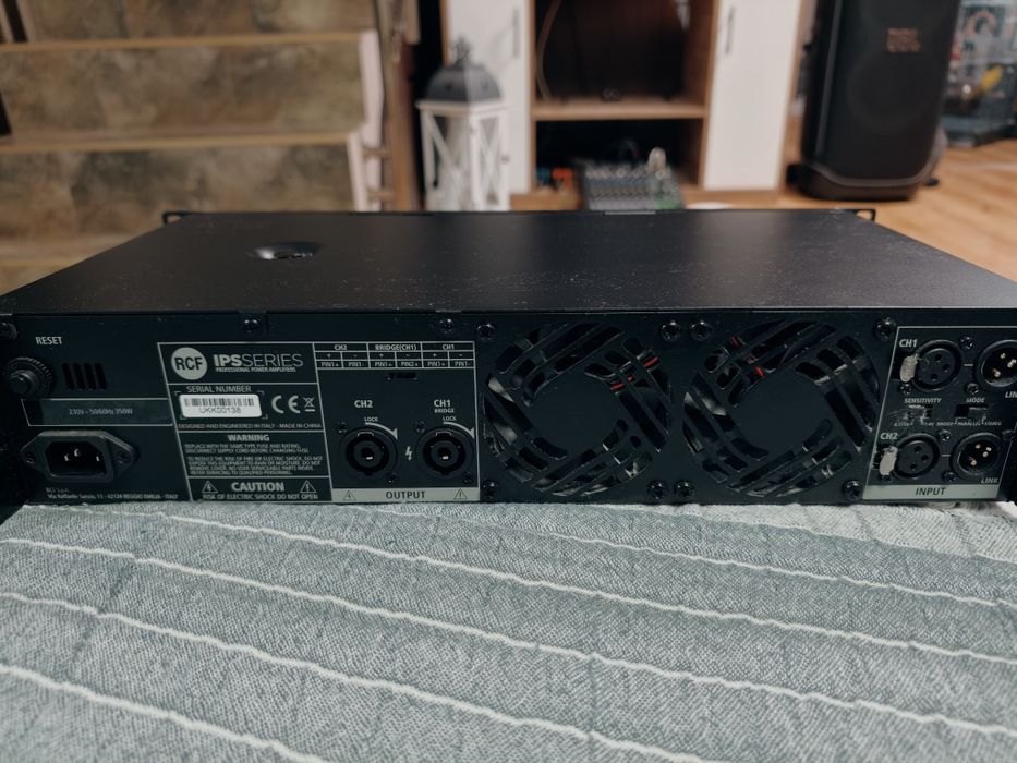 Тонколони Dynacord fe 15.2,стъпало RCF и  миксер Mackie