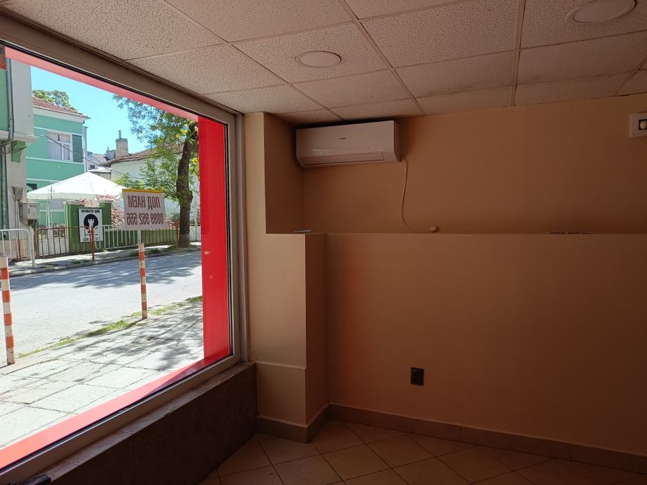 Дава се под наем Магазин в Шумен, Добруджански - 29 кв.м за 248.88 € - Снимка #3