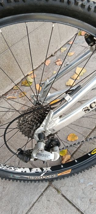 Продавам алуминиев велосипед Scott 26 цола,47см рамка