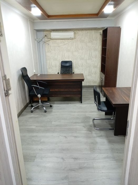 Аренда! Под офис 15м2.. Ор-р Метро Новза. Вдоль дороги!