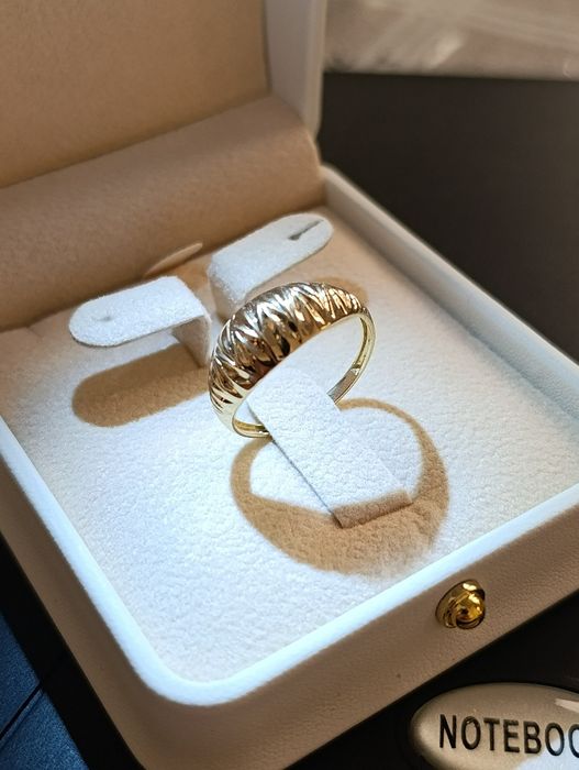 Золотое кольцо Турецкая модель проба 585 вес 1,52 гр Размер гдето 18,