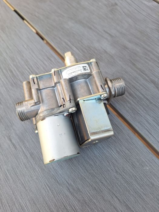 Vana gaz cu regulator Vaillant Turbotec Pro