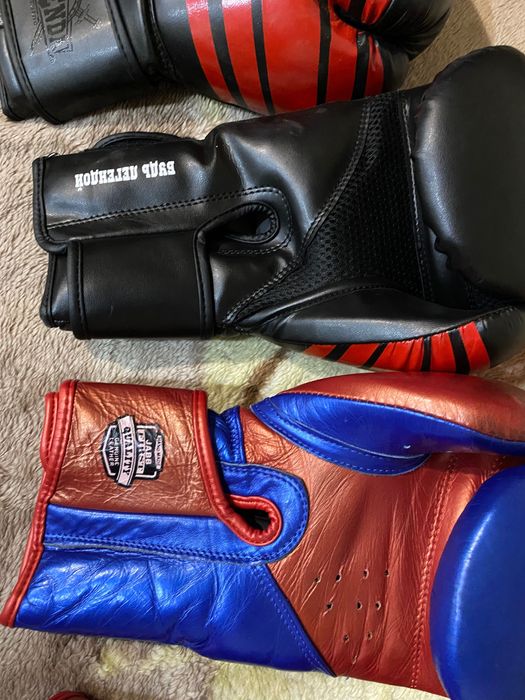 Боксерские перчатки