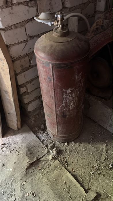 Продам газовый балон б/у
