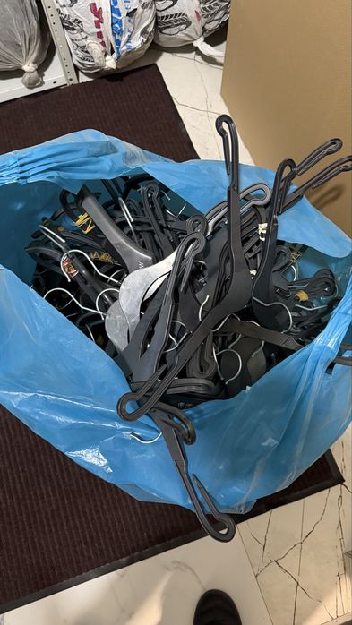 Продам вешалки для одежды