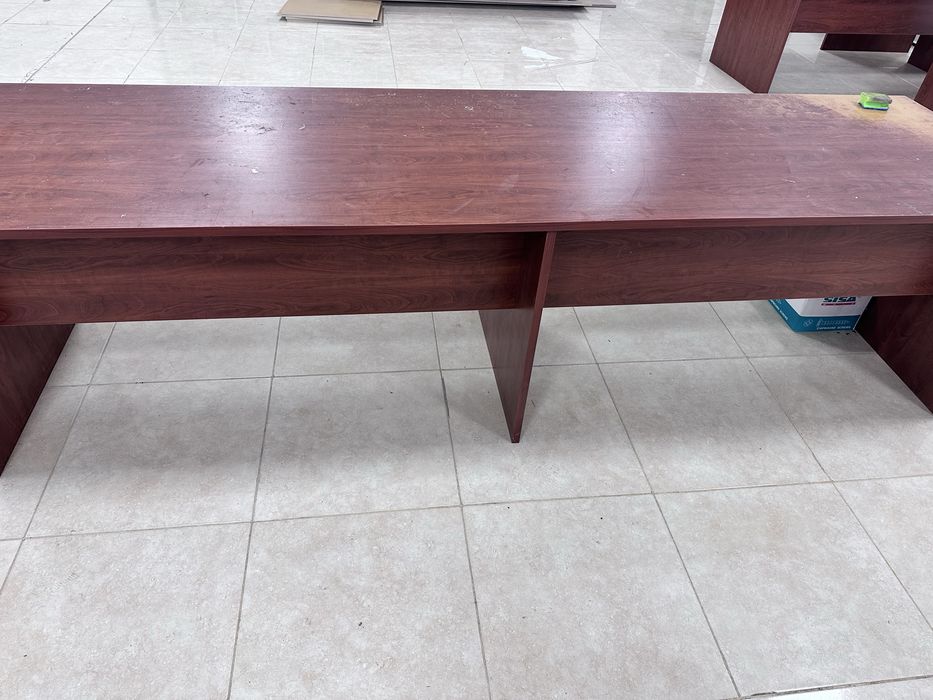 Работни  маси 2 бр височина 87 ширина 80 дължина 3.15