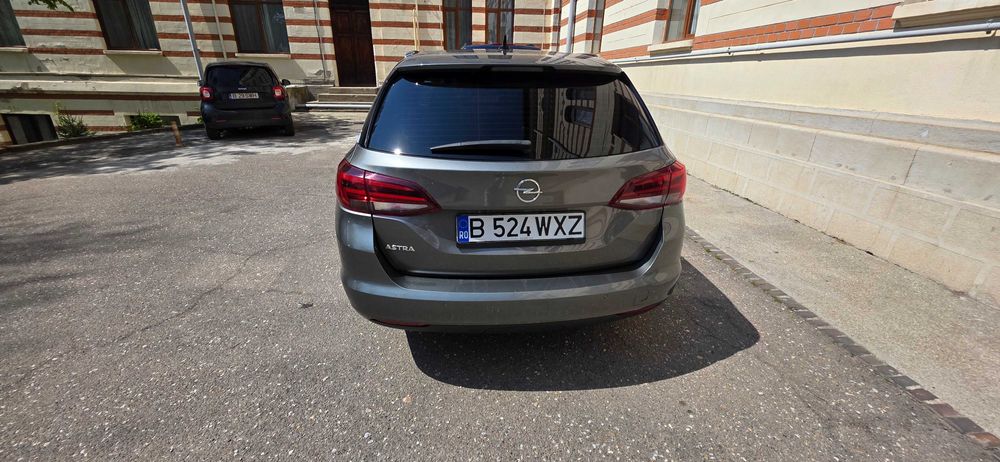 Vând Opel Astra 2020 Sports Tourer automată,  1.5 diesel, 111.000km reali, 122