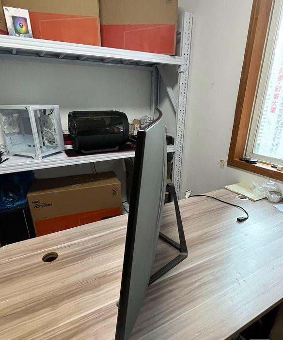 Монитор 40 дюймов 164герц срочно