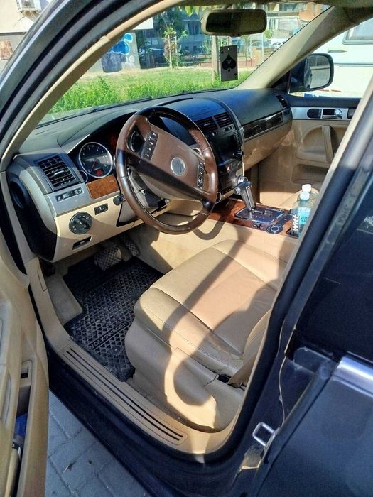 Продавам  кола за