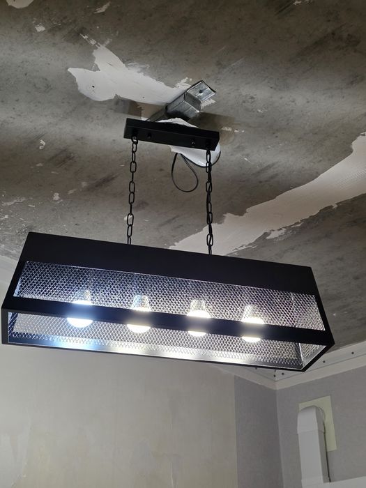 Продам люстры разные