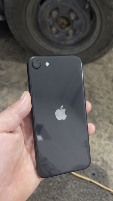 Iphone Se 2020 sotiladi yaxshi xolatda avaylab ishlatilgan