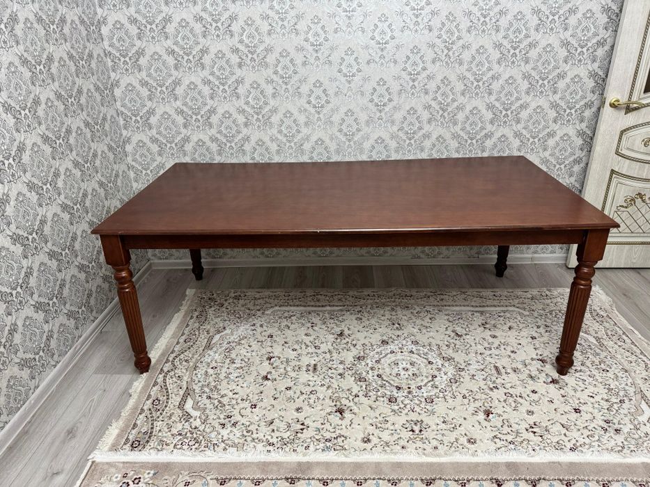 Продаю Качественный стол