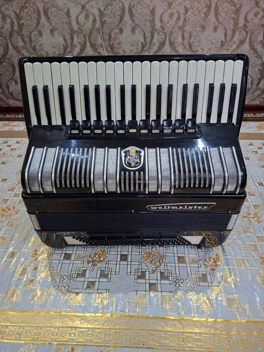 Weltmeister S4 sotiladi.