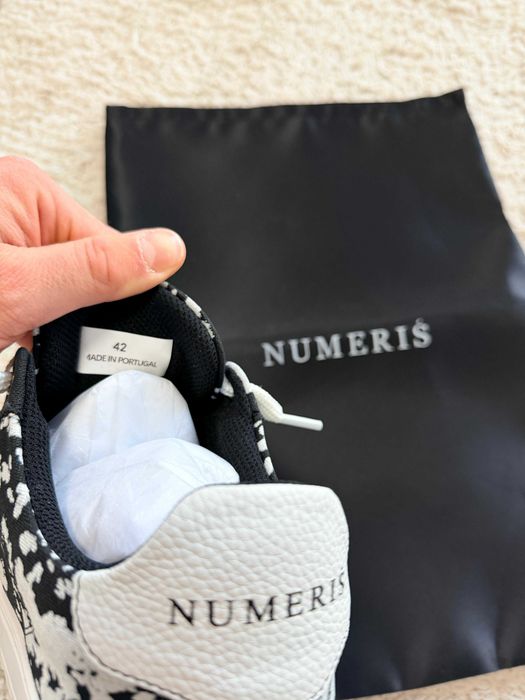 Adidași Numeris Pigment